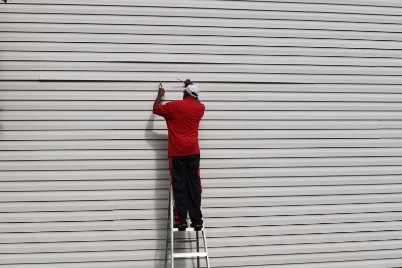 Building Siding Installation in Middleburg, FL